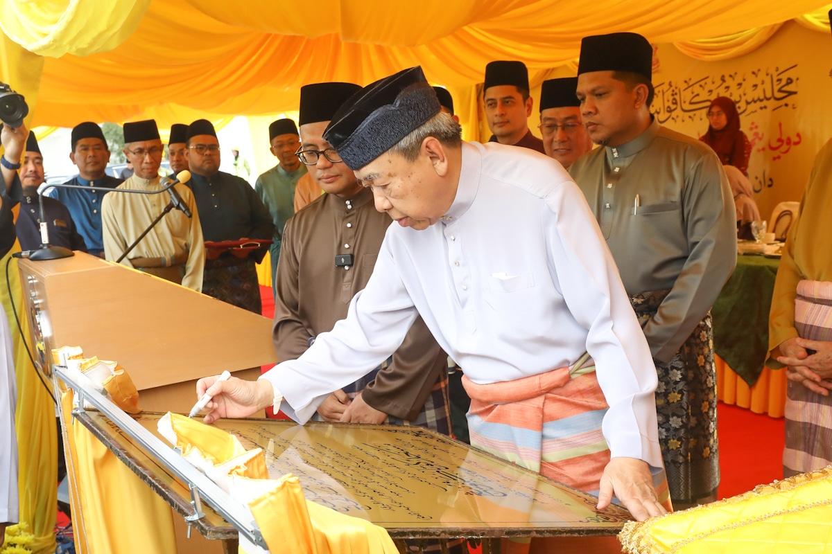 Sultan rasmi Masjid Kota Kemuning, lancar Tabung Pembangunan Ihsan Selangor-Gaza