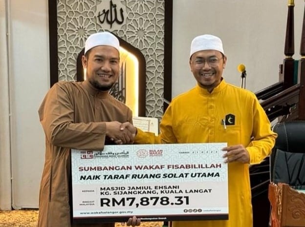 PWS serah wakaf hampir RM8,000 bantu Masjid Jamiul Ehsani naik taraf ruang solat