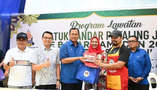 灵市559斋戒月市集小贩 参与食物篮计划关爱贫户