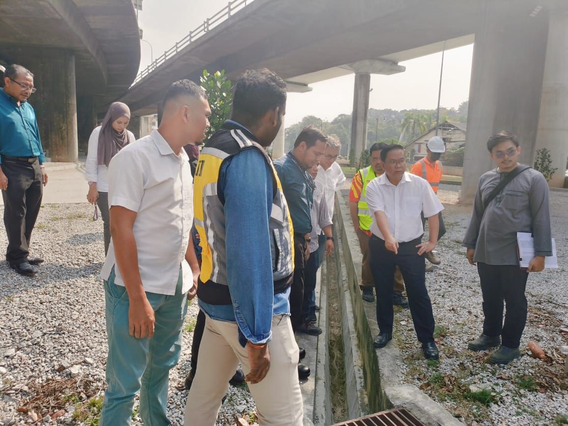 巴生五条路交通圈频闪电水灾 梁德志建议建排水沟.防洪池