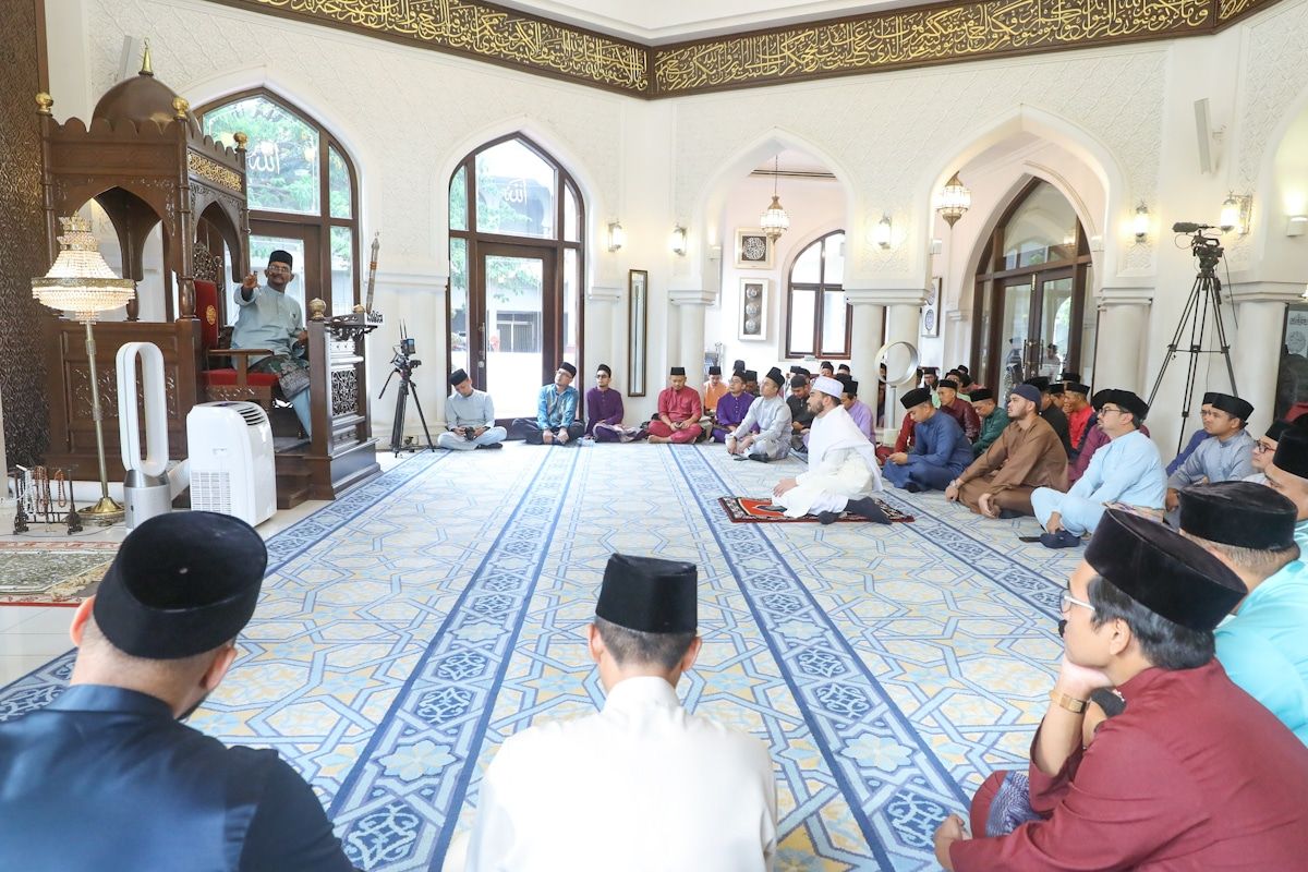 Raja Muda berkenan sertai tazkirah, iftar jamaei di Masjid Istana Diraja