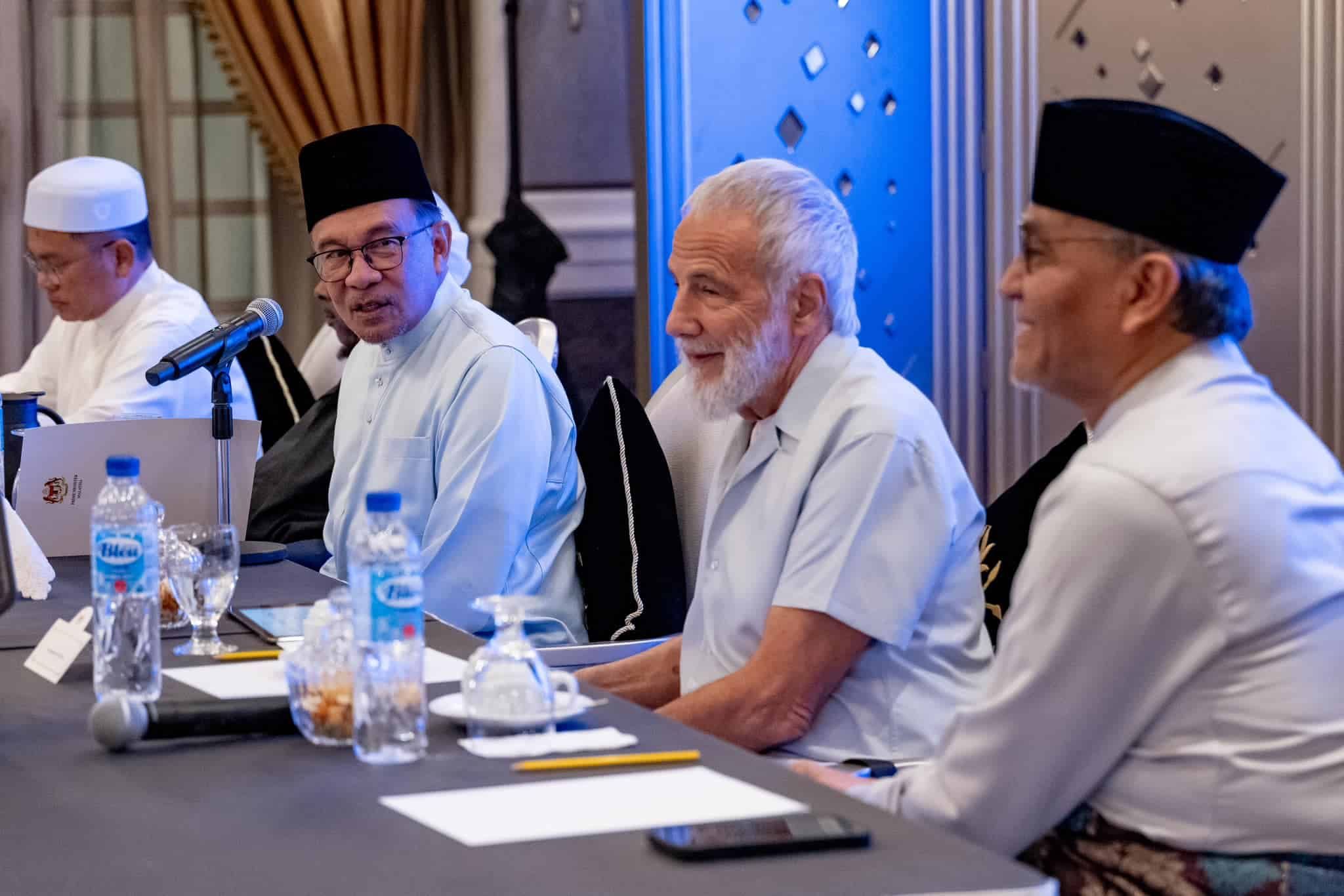 Yusuf Islam serikan majlis Syarahan Madani di Seri Perdana malam tadi