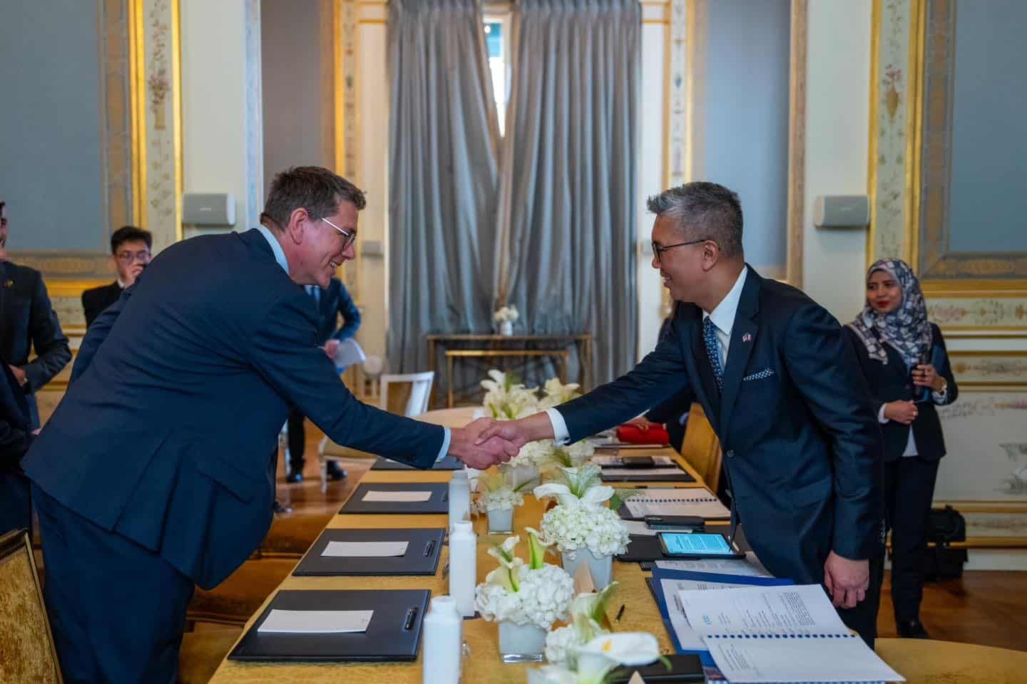 扎夫鲁：出访德法招商 大马斩获460亿潜在投资