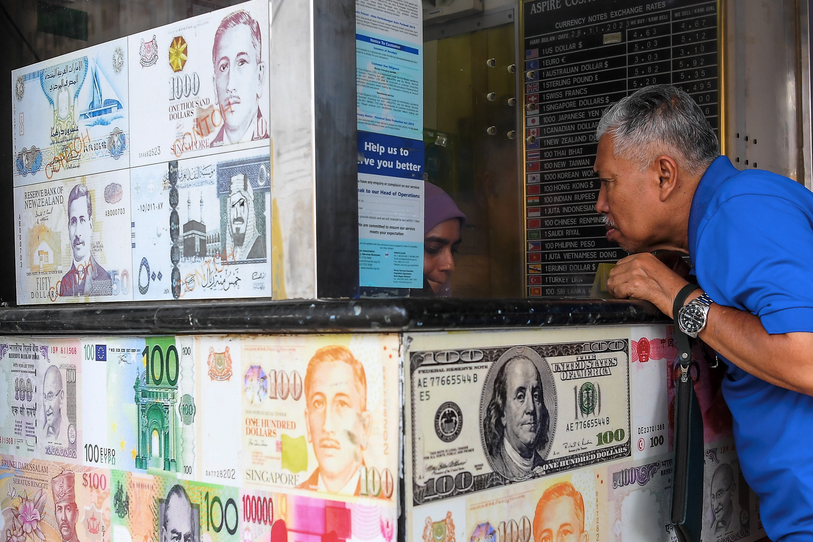Ringgit retreats, opens lower against major currencies