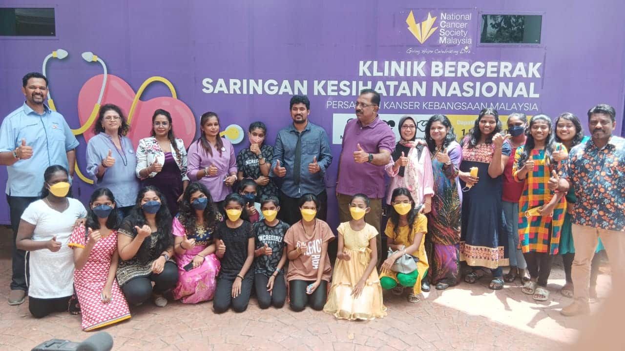 கர்ப்பப்பை வாய் புற்று நோய் தடுப்பூசி முகாம்