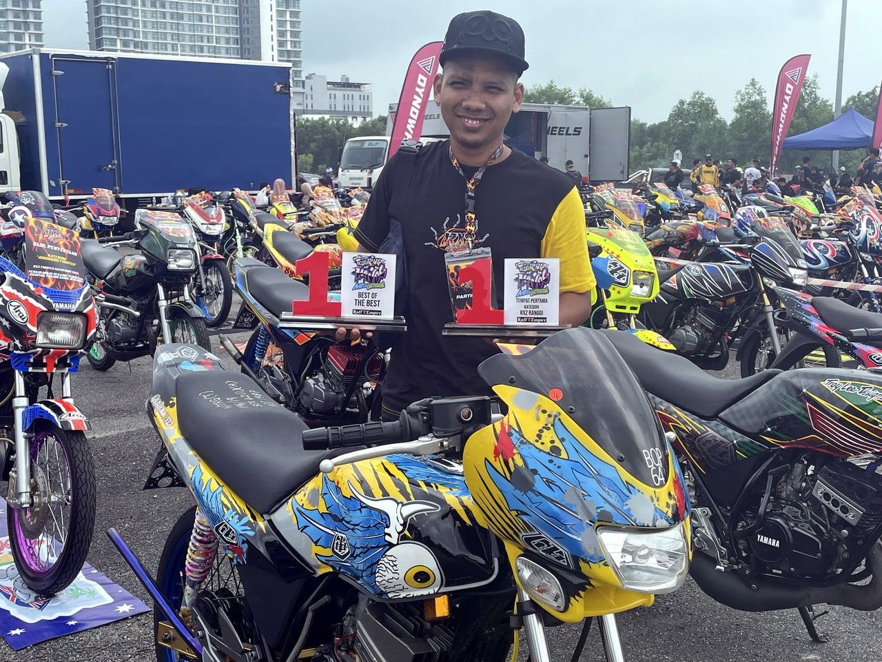 Kumpul semua edisi, pemuda berhabis hampir setengah juta demi RX-Z