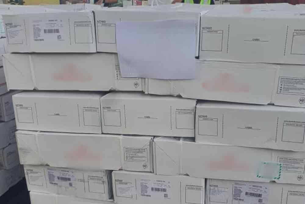 2男涉嫌走私595箱津贴食用油至邻国被捕