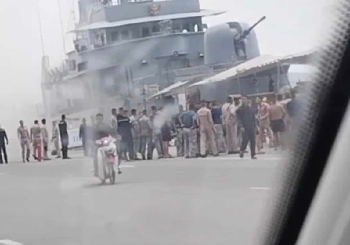 海军舰发射炮火击中护卫舰 泰国14海军受伤送院