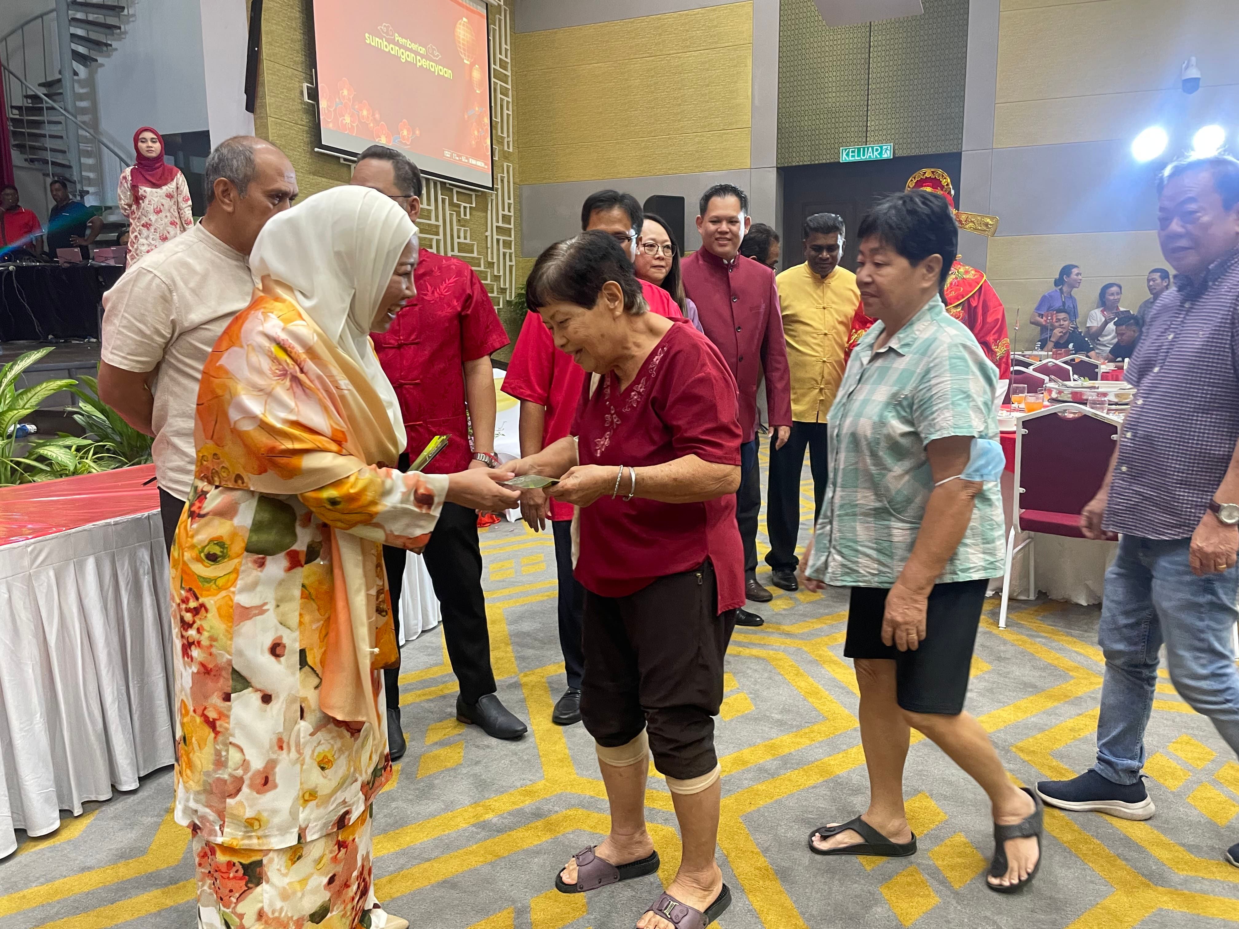 MBDK rai 200 masyarakat Tionghoa kurang berkemampuan sempena Tahun Baharu Cina