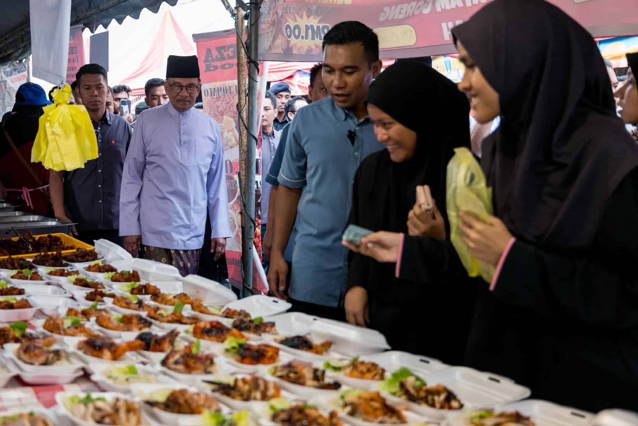 首相：中介收高租金 导致斋戒月市集物价上涨