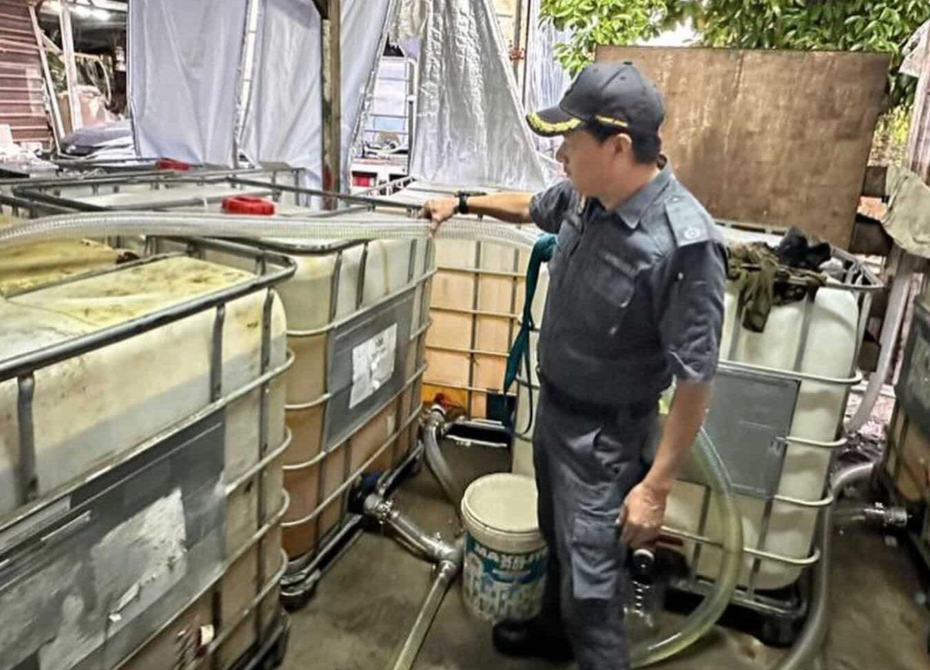 贸消部捣破走私集团捕2男   起获1.2万公升补贴柴油