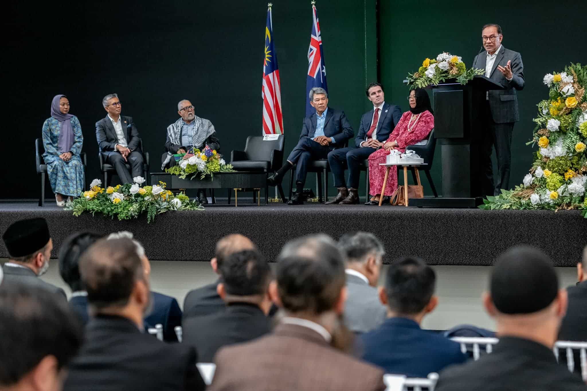 与澳洲学生分享积极改变看法   安华：领袖须正义维持良好品格