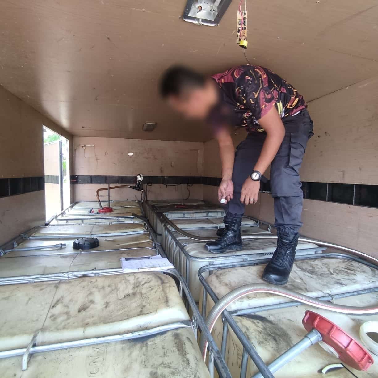 贸消部瓦解大港走私活动 起获近2.5万公升柴油