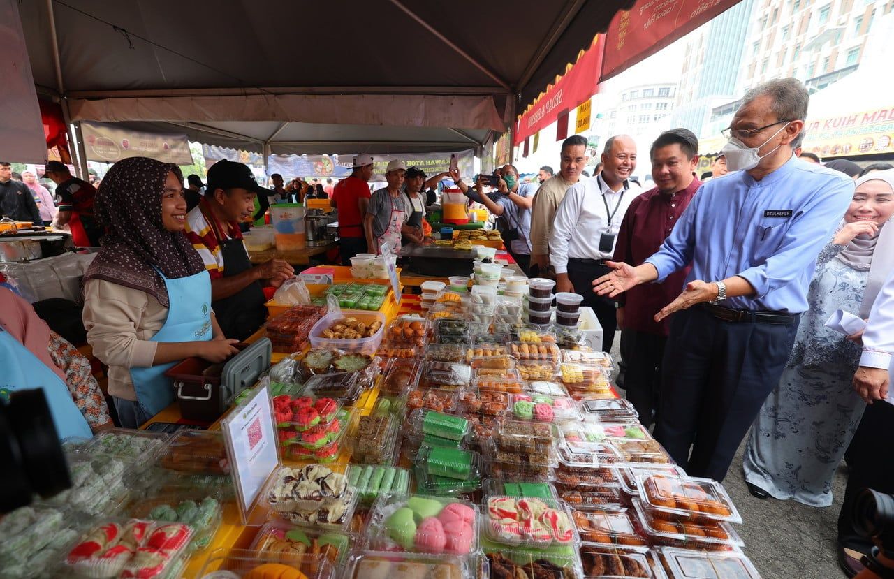 Tiada laporan kes keracunan makanan di bazar Ramadan, kata menteri