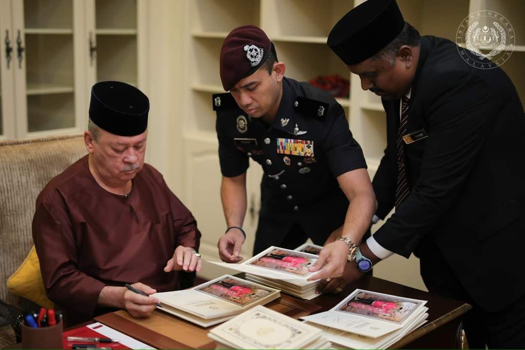 国家元首：将回寄每一张收到的贺卡