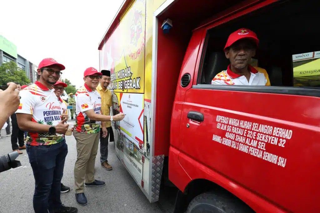 放眼今年增至80流动售货车   雪微贷合作社便宜卖必需品