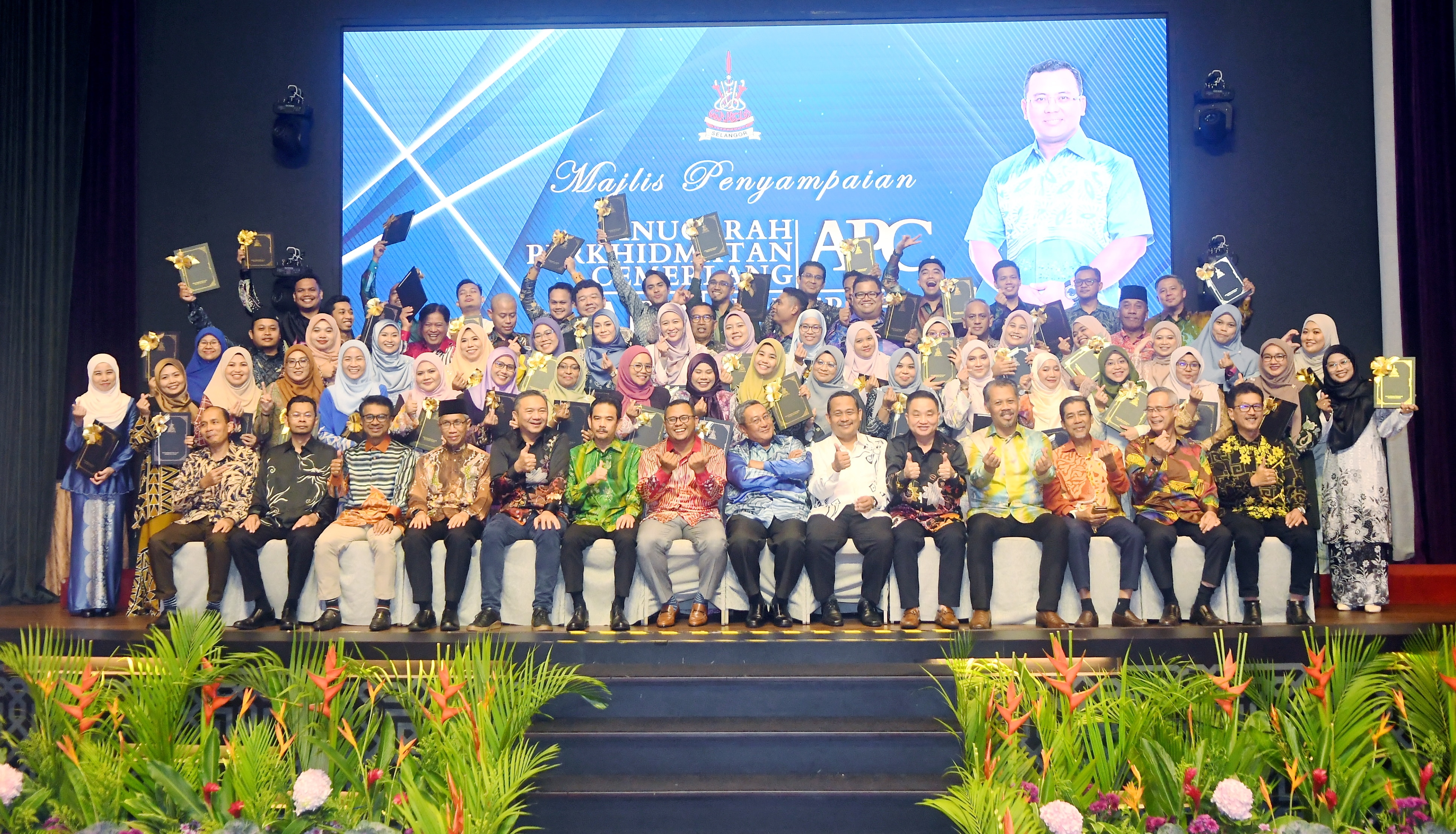 Seramai 149 penjawat awam negeri terima anugerah cemerlang, diingat pertahan integriti