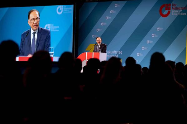 安华吁公平对待出口棕油课题 欢迎德国参与大马能源转型