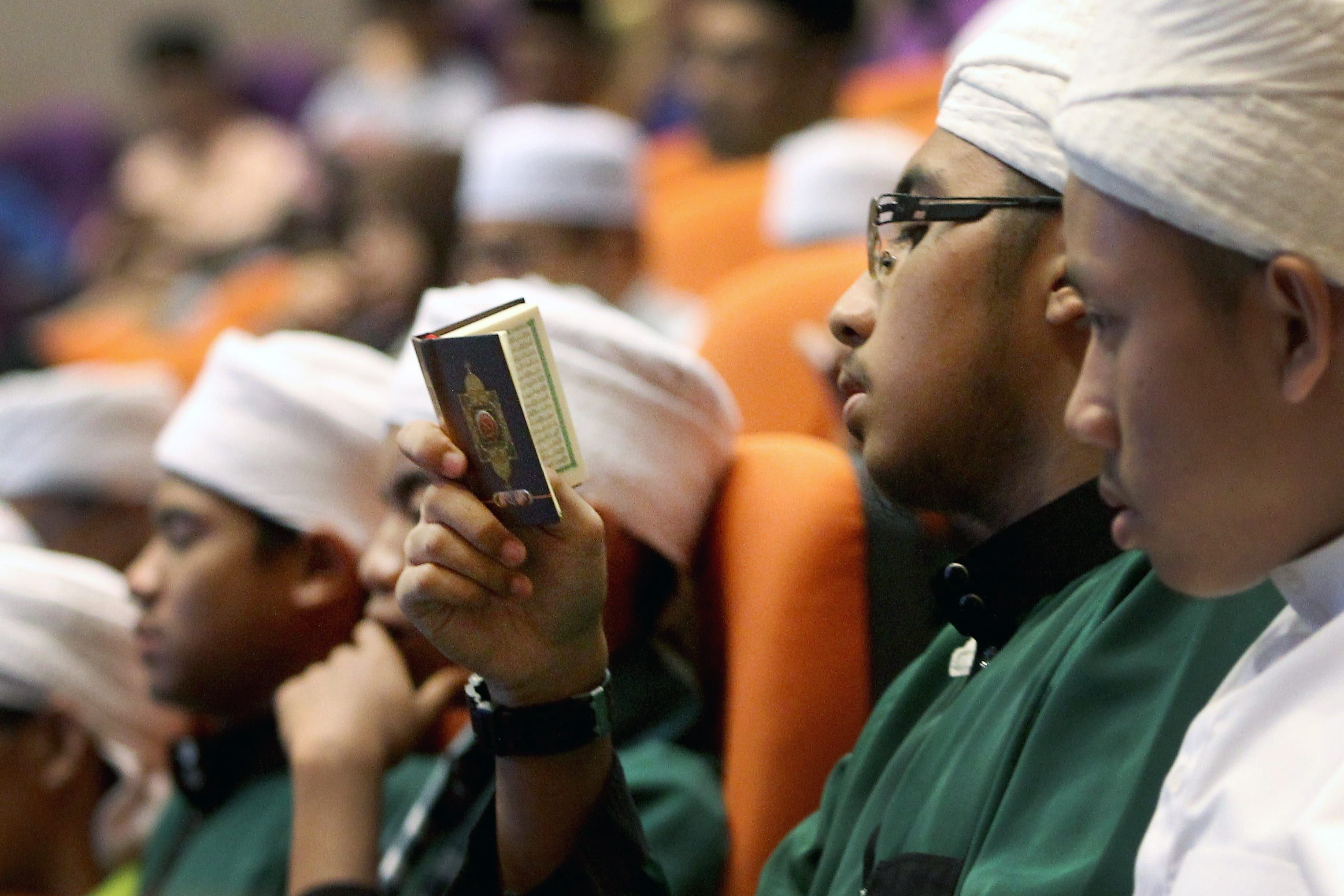 Dari selerak pelepah tamar, kalam Allah dihimpun, diseragam