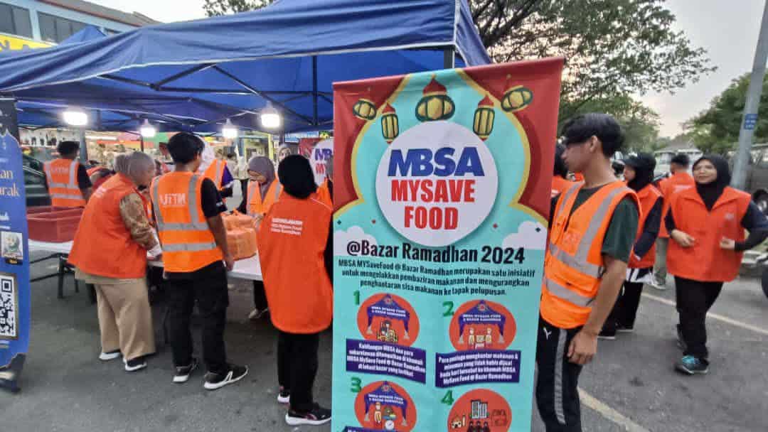 MBSA kumpul, agih lebihan makanan bazar Ramadan kepada penduduk