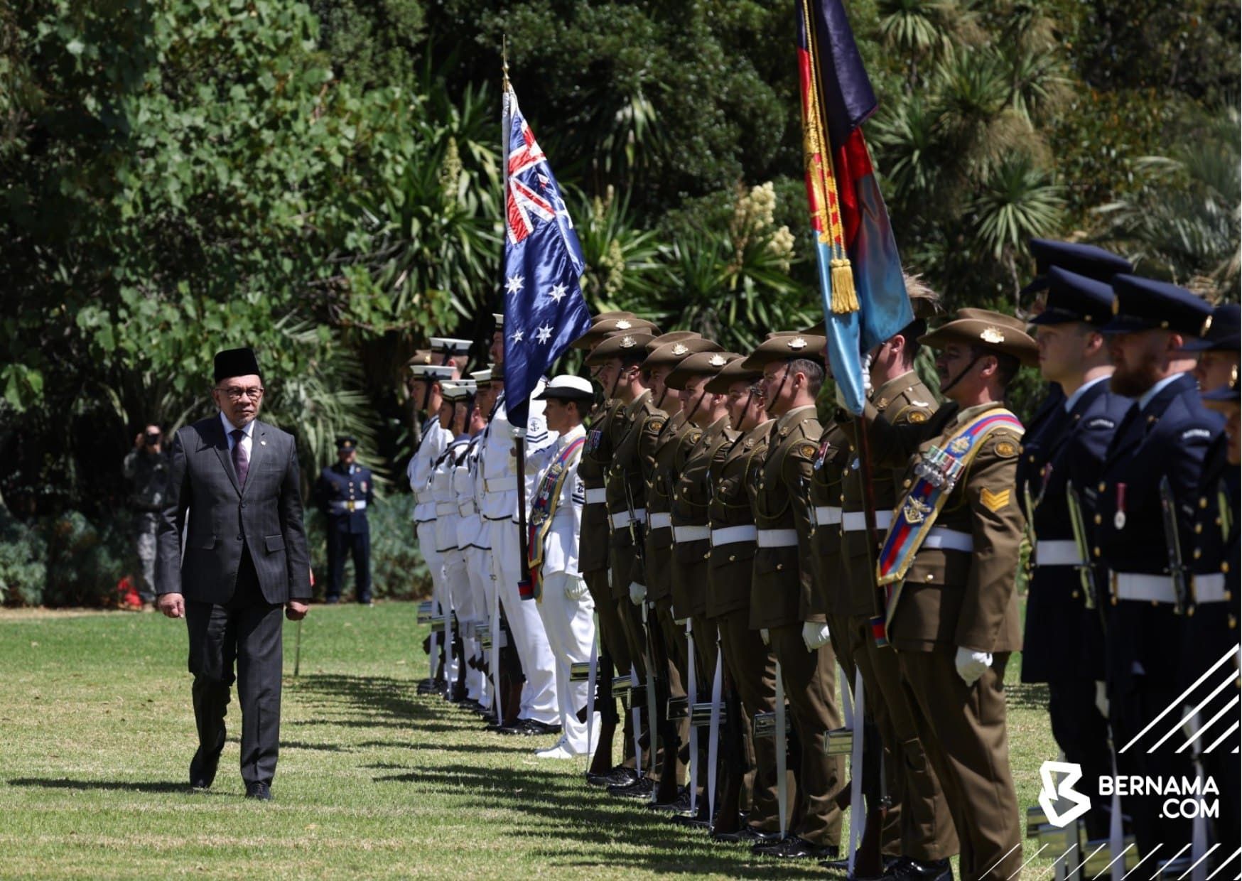 首相安华在墨尔本受隆重迎接
