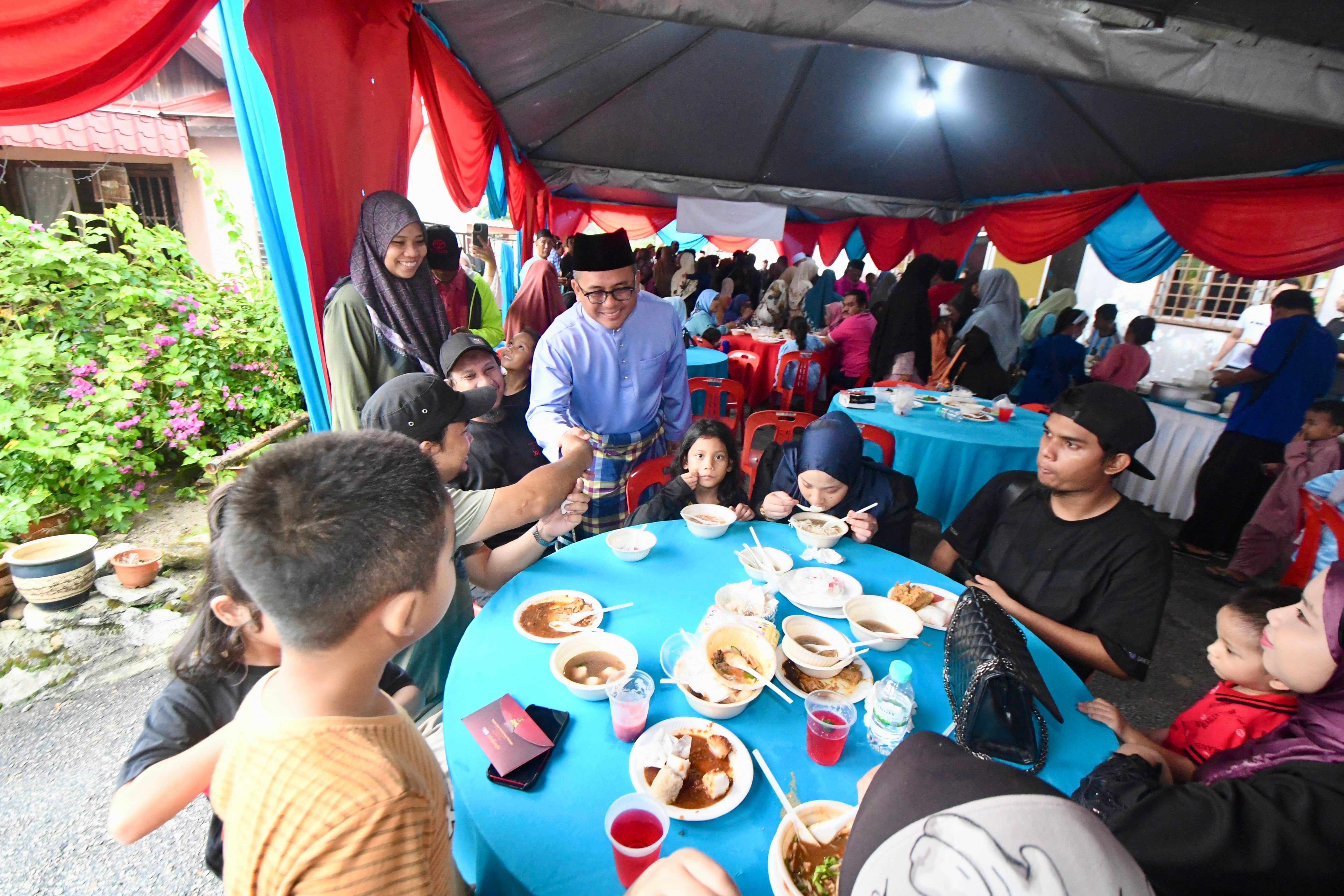Amirudin teruskan tradisi ziarah raya, bangga semangat kebersamaan antara rakyat