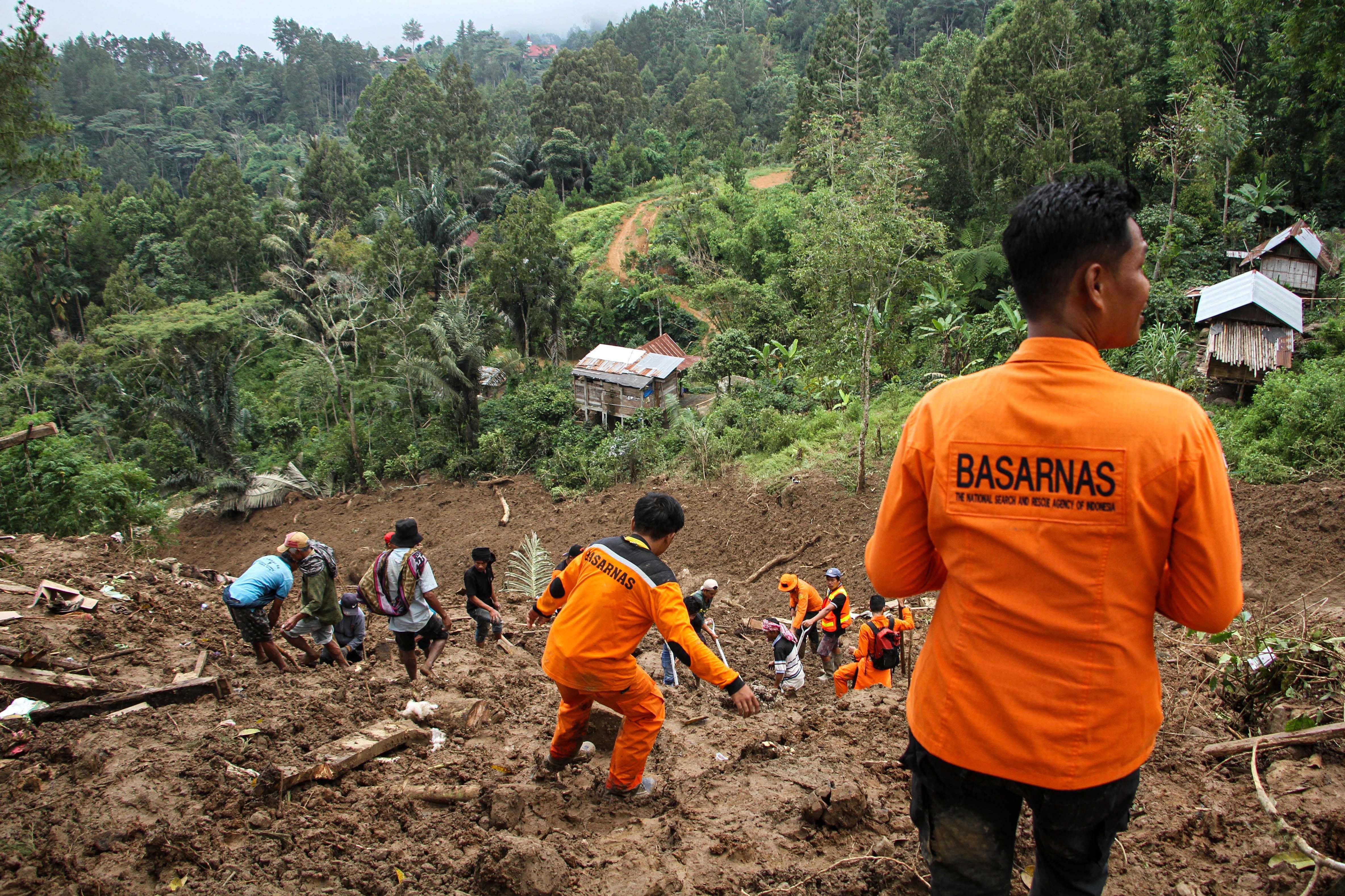Rescuers intensify search for missing individuals in South Sulawesi landslide tragedy