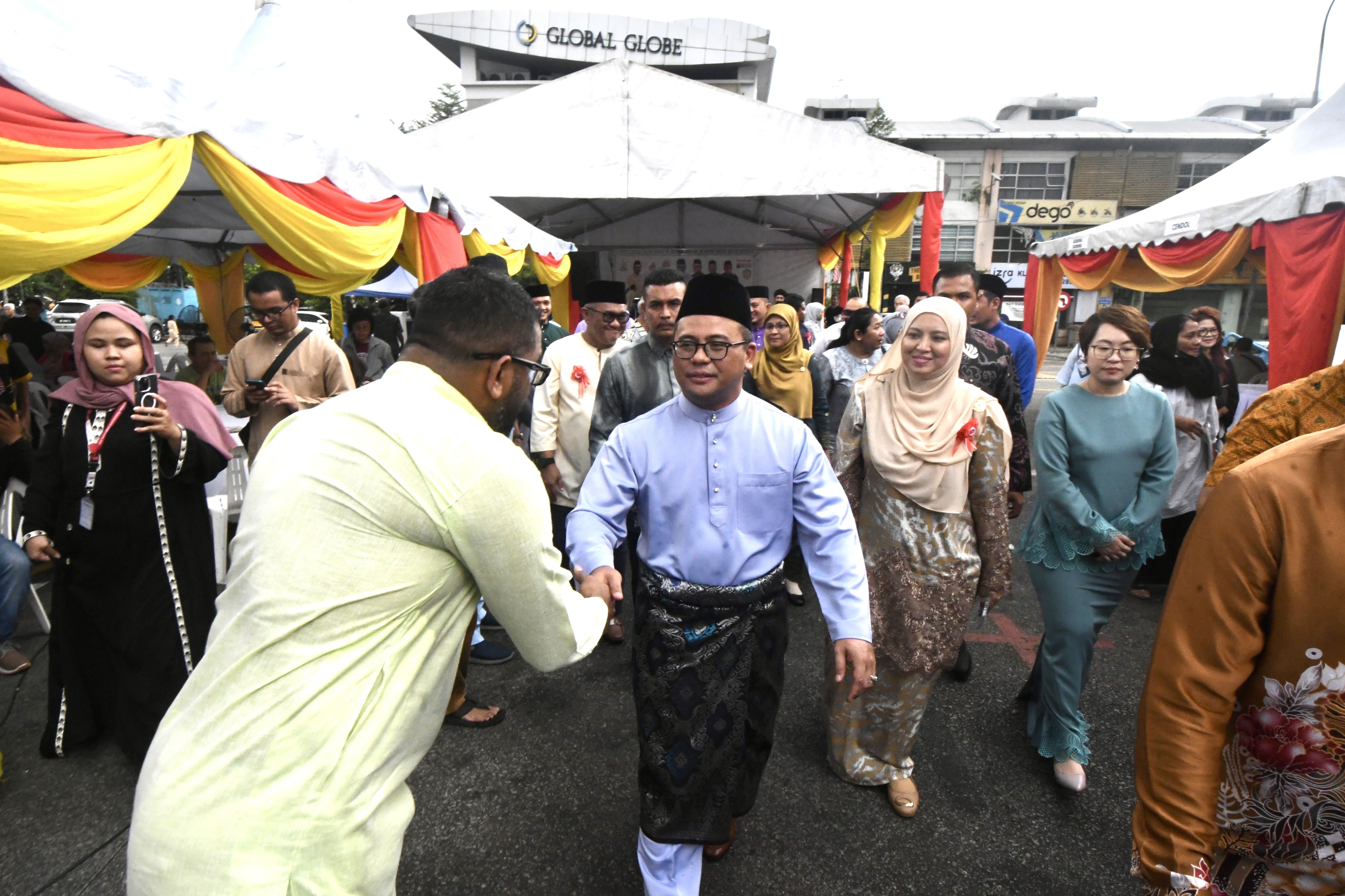 MB sertai 2,000 pengunjung ke rumah terbuka Aidilfitri Hulu Kelang