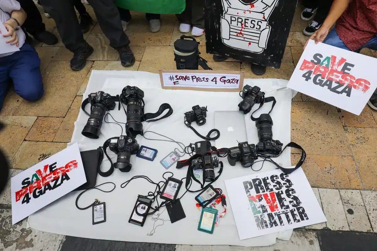 நுசெய்ராட் அகதிகள் முகாம் மீது இஸ்ரேல் தாக்குதல்- செய்தியாளர்கள் உள்பட பலர் காயம்