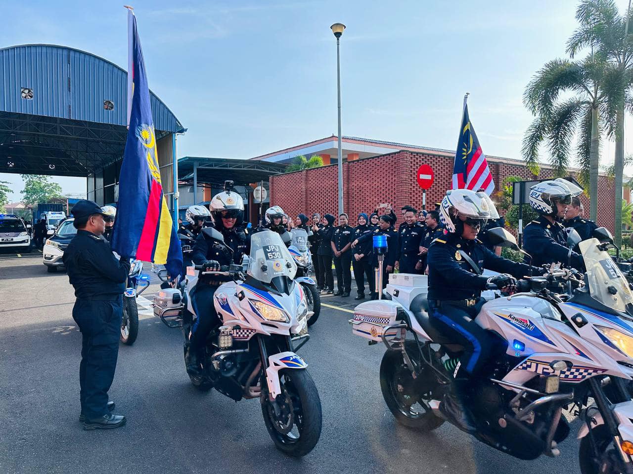 JPJ sita empat kenderaan e-panggilan Singapura bawa penumpang tanpa permit