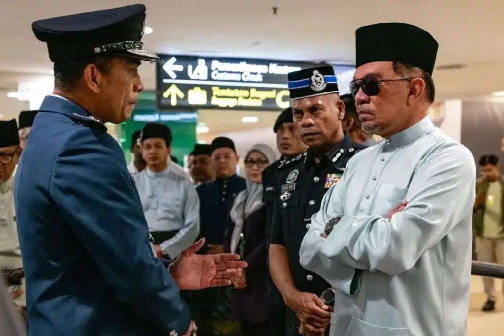 சுங்கம் மற்றும் குடிநுழைவுத்துறை பணியாளர்களுக்கு  நேர்மை தேவை- பிரதமர்