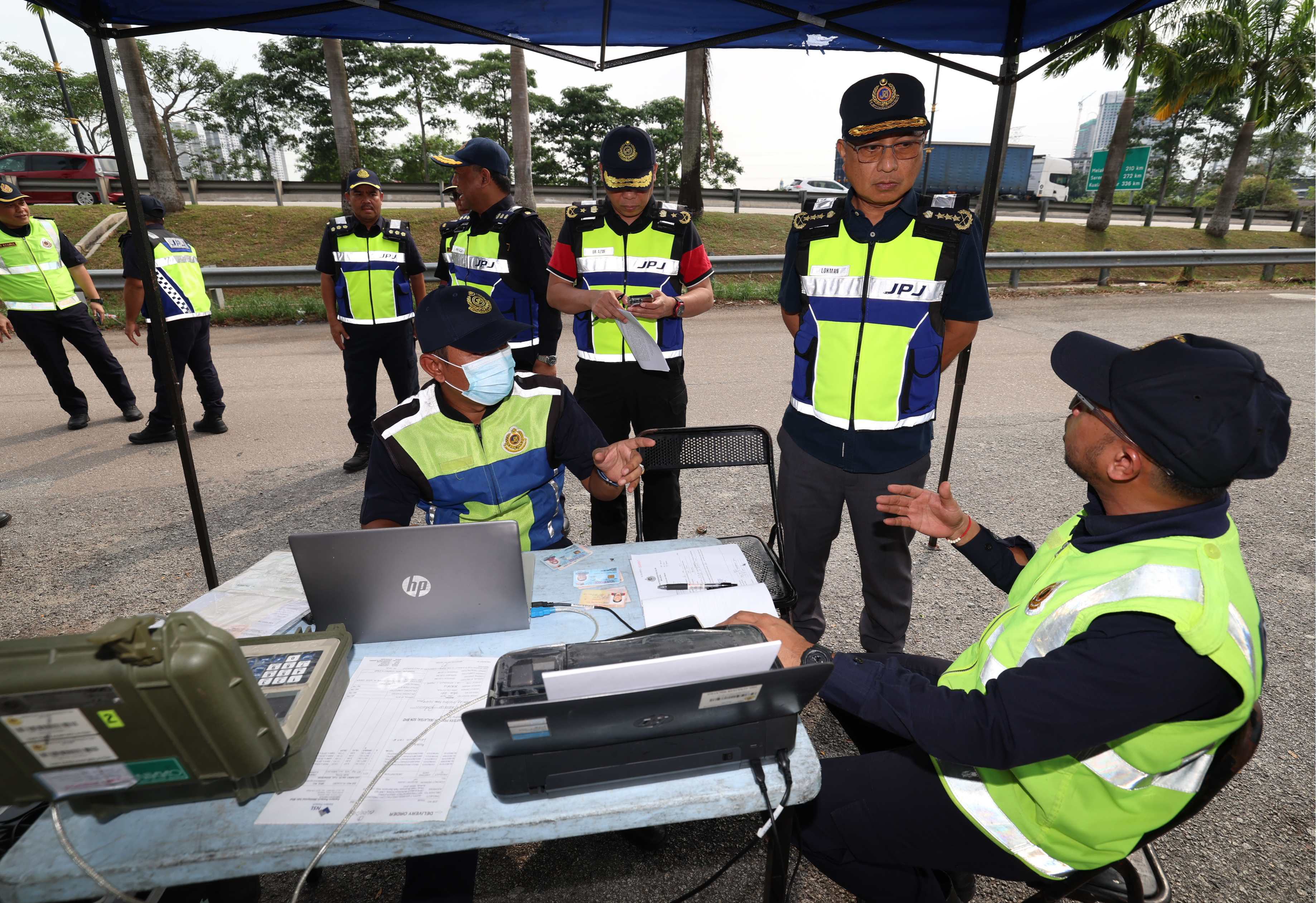 Ops Khas Hari Raya: Over 7,000 notices issued on first day