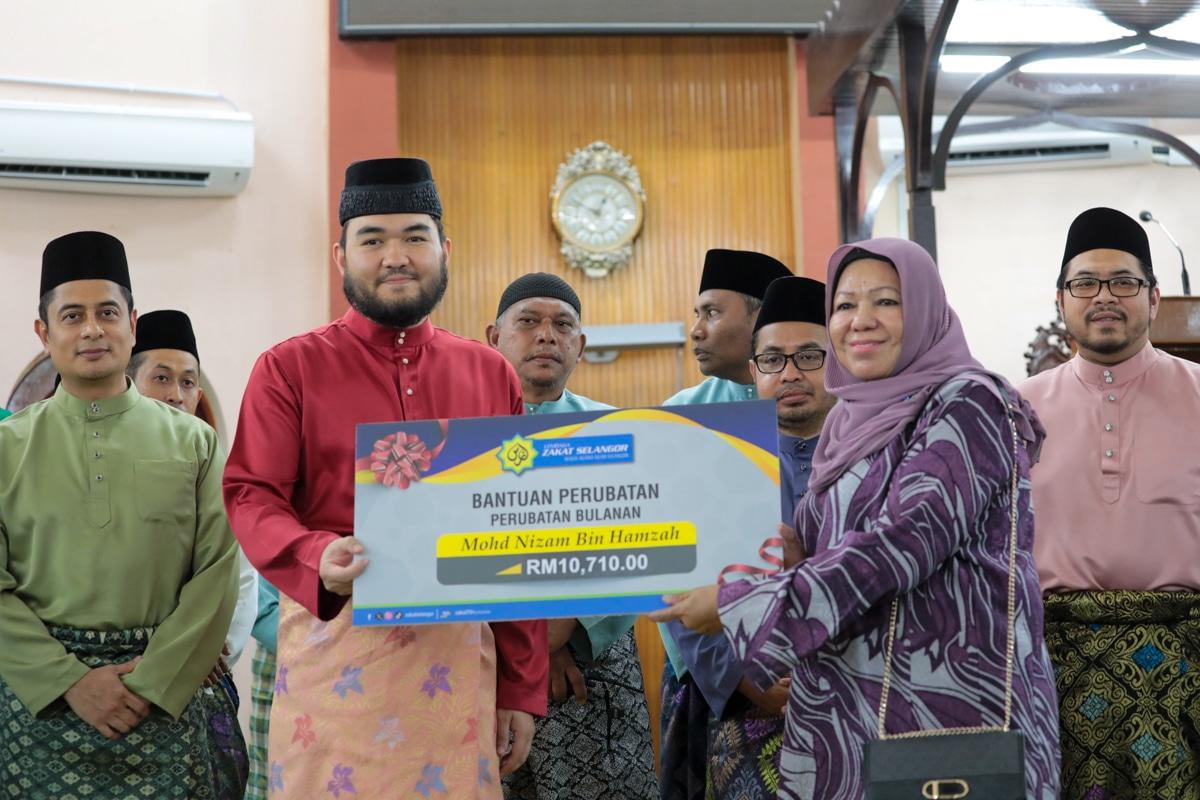Rumpun Selangor: RMS serah bantuan kepada asnaf, anak yatim