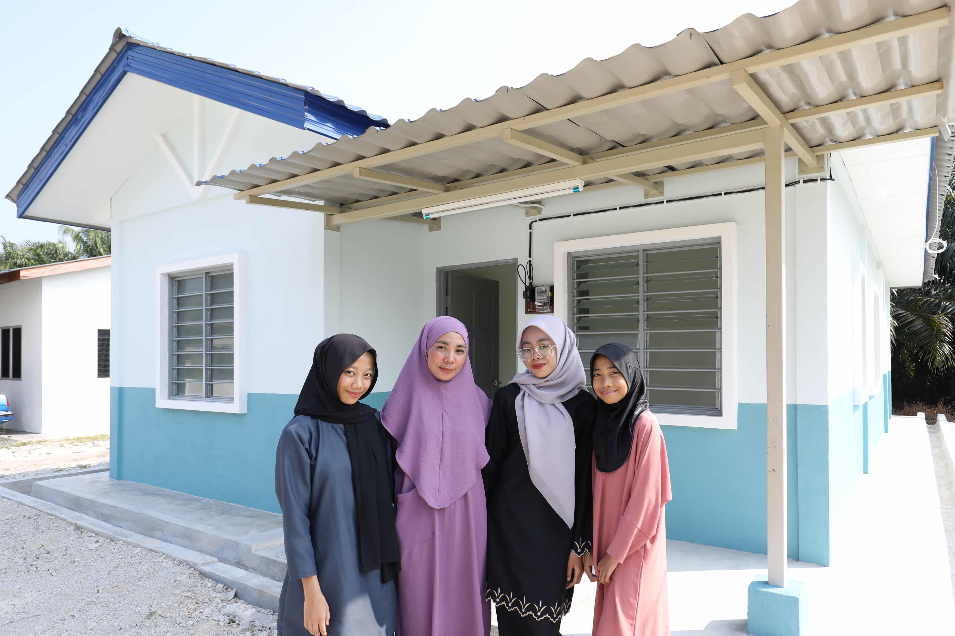 Sehelai sepinggang kendong anak, asnaf kini beraya rumah baharu