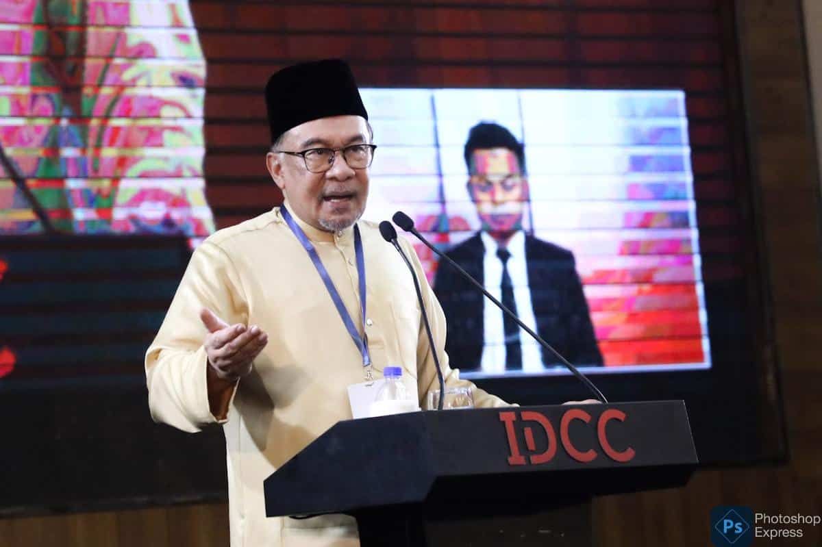 Keadilan members must strengthen party, closely monitor programmes — Anwar