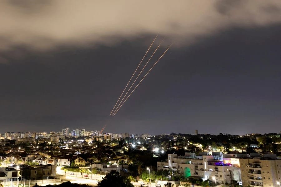 Israeli missiles hit site in Iran, says reports