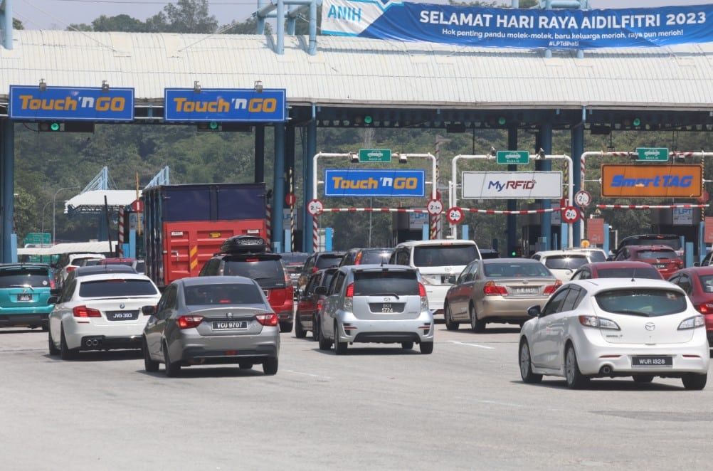 不满拒收现金辱骂收费站员工　警将逮捕涉案男司机助查