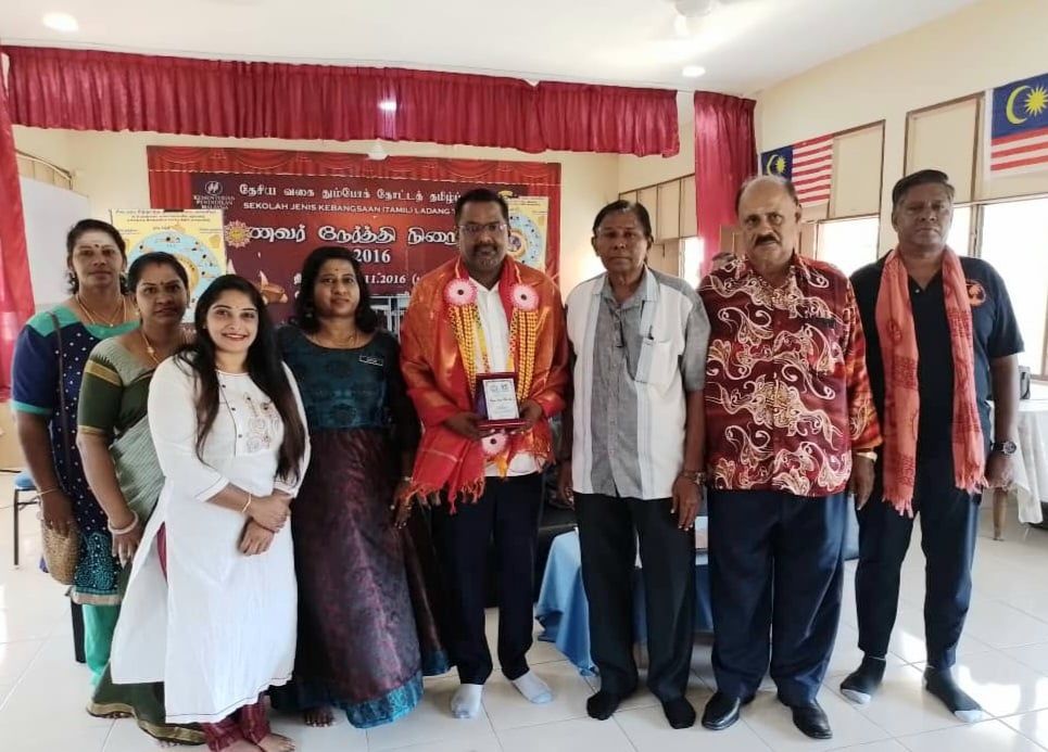 கோல லங்காட்டிலுள்ள  தமிழ்ப்பள்ளிகளில் யோகா, தியானப் பயிற்சி - தொகுதி ஒருங்கிணைப்பாளர் ஹரிதாஸ் ஏற்பாடு