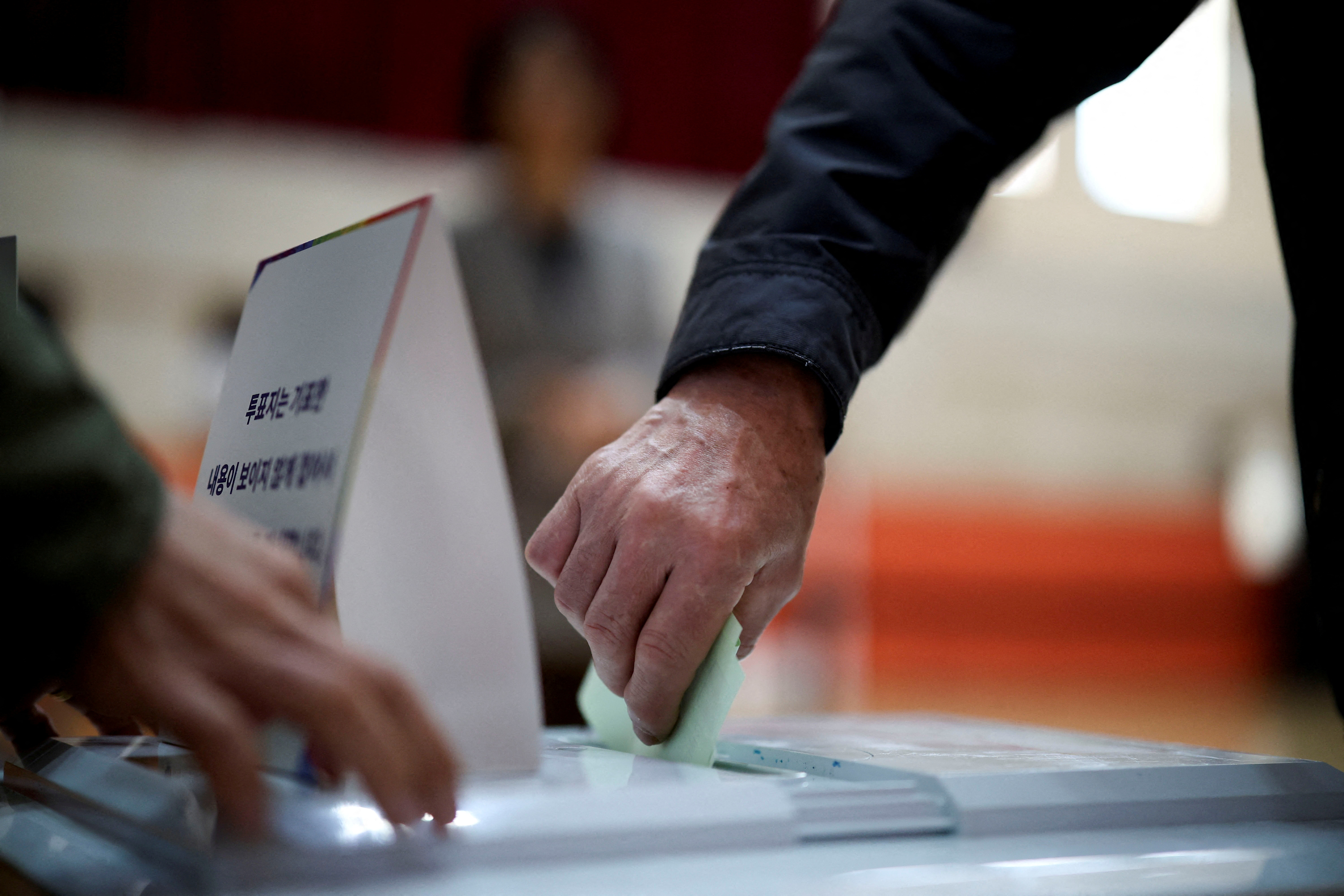 South Koreans vote for new Parliament after campaign focused on economy, graft