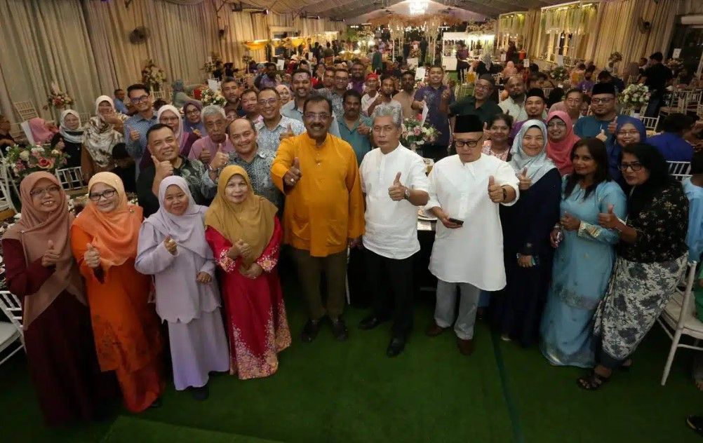 古纳拉办开斋节聚餐 促进与媒体.居民代表交流