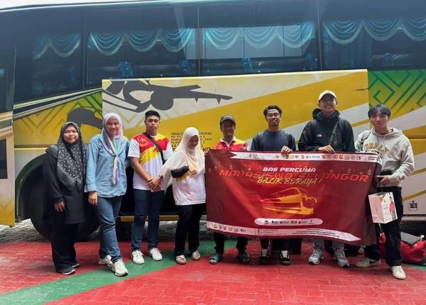 雪政府免费巴士载送大学生 返乡与家人庆开斋节