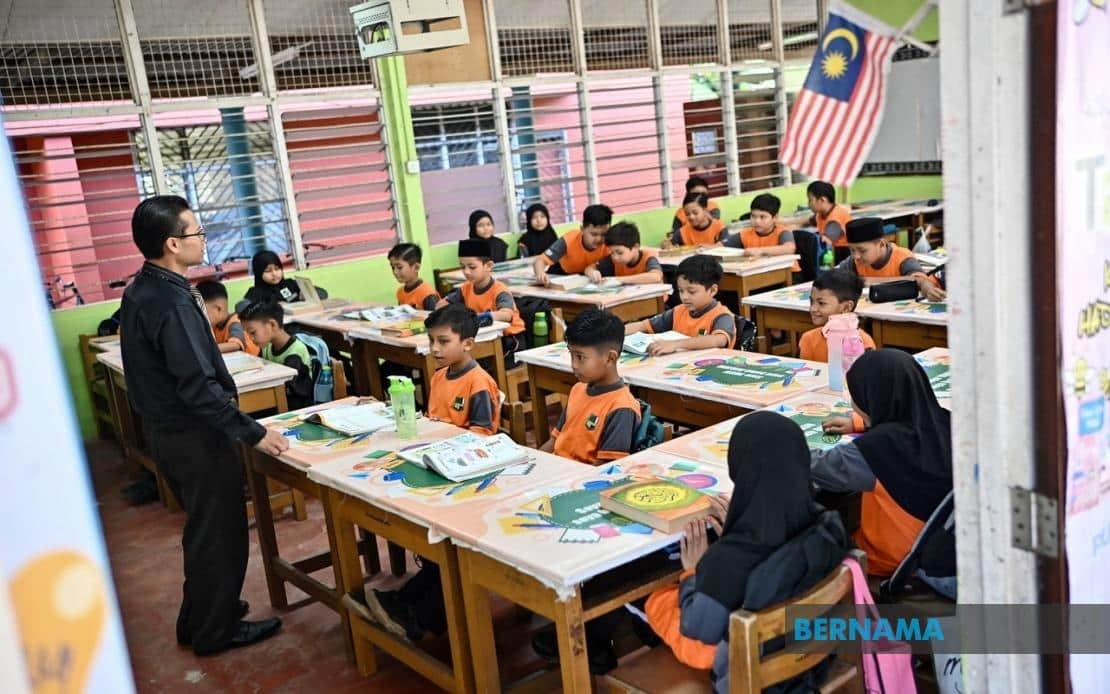 Existing guidelines on school programme organisation, donations remain in force