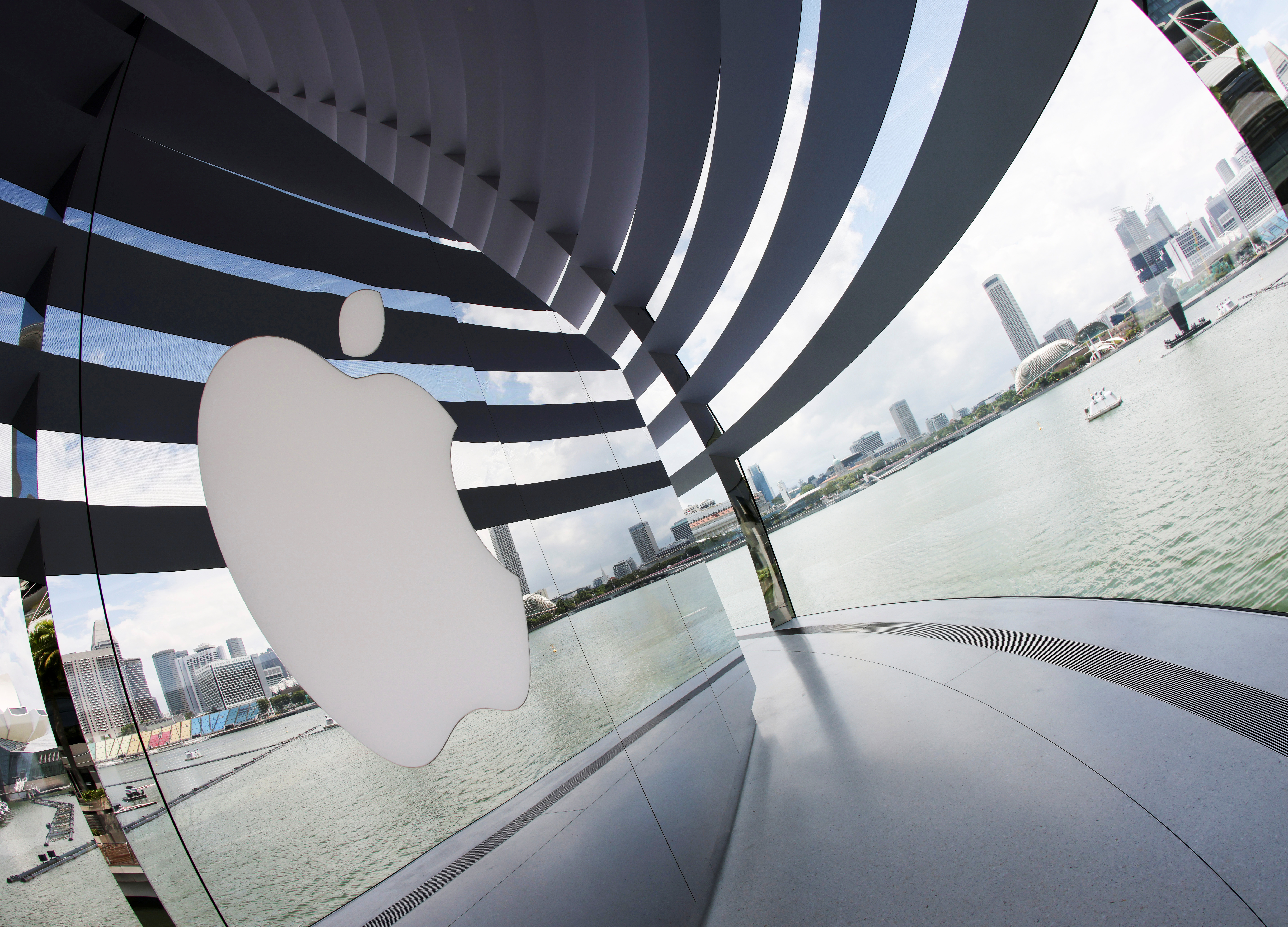 Apple plans to invest more than US$250 million to expand Singapore campus