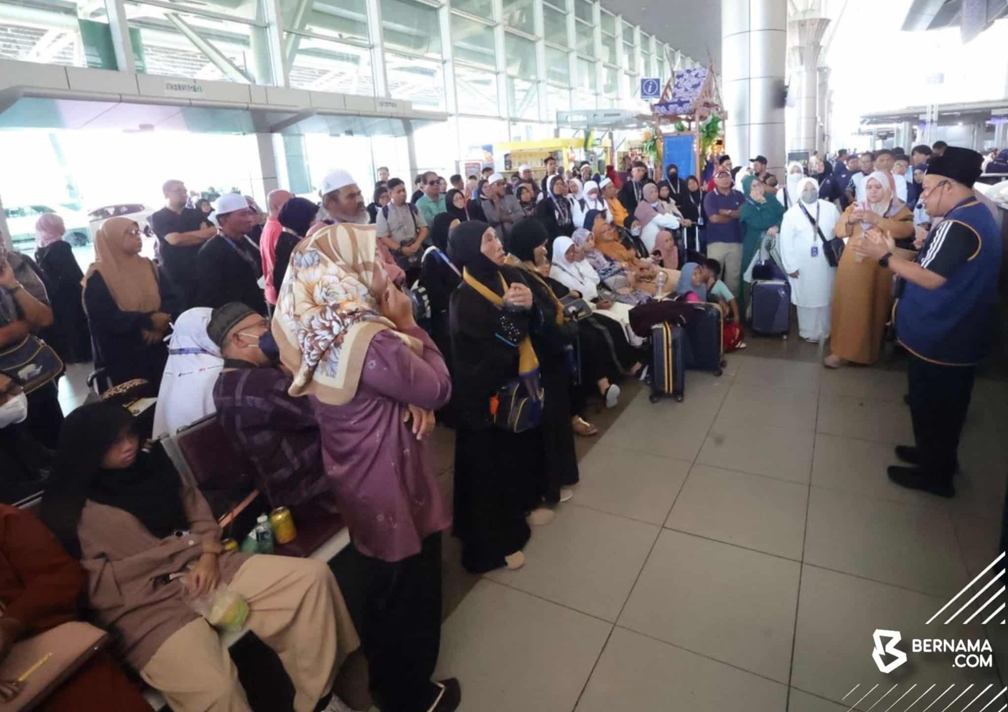 Rombongan pengantin, jemaah umrah antara penumpang terkandas di KKIA