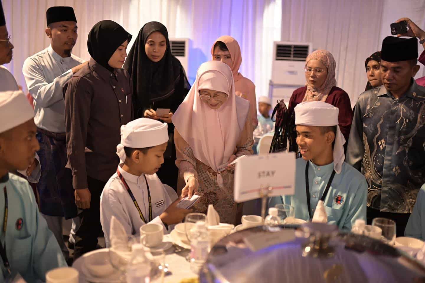 马资源基金会开斋活动款待1100名受惠者