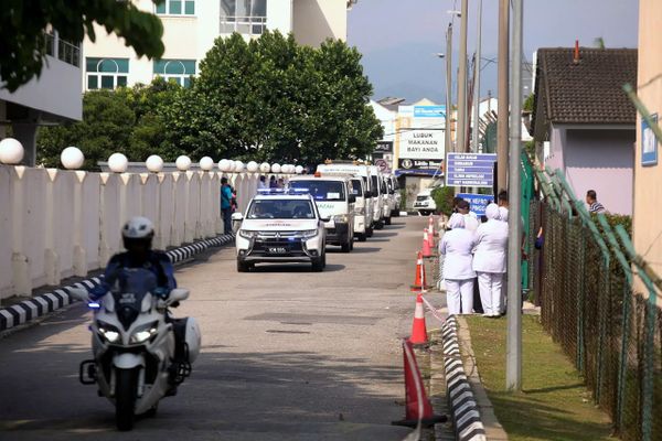 ஹெலிகாப்டர் விபத்தில் இறந்தவர்களுக்கு வேட்பாளர் அறிமுக நிகழ்வில் மெளன அஞ்சலி