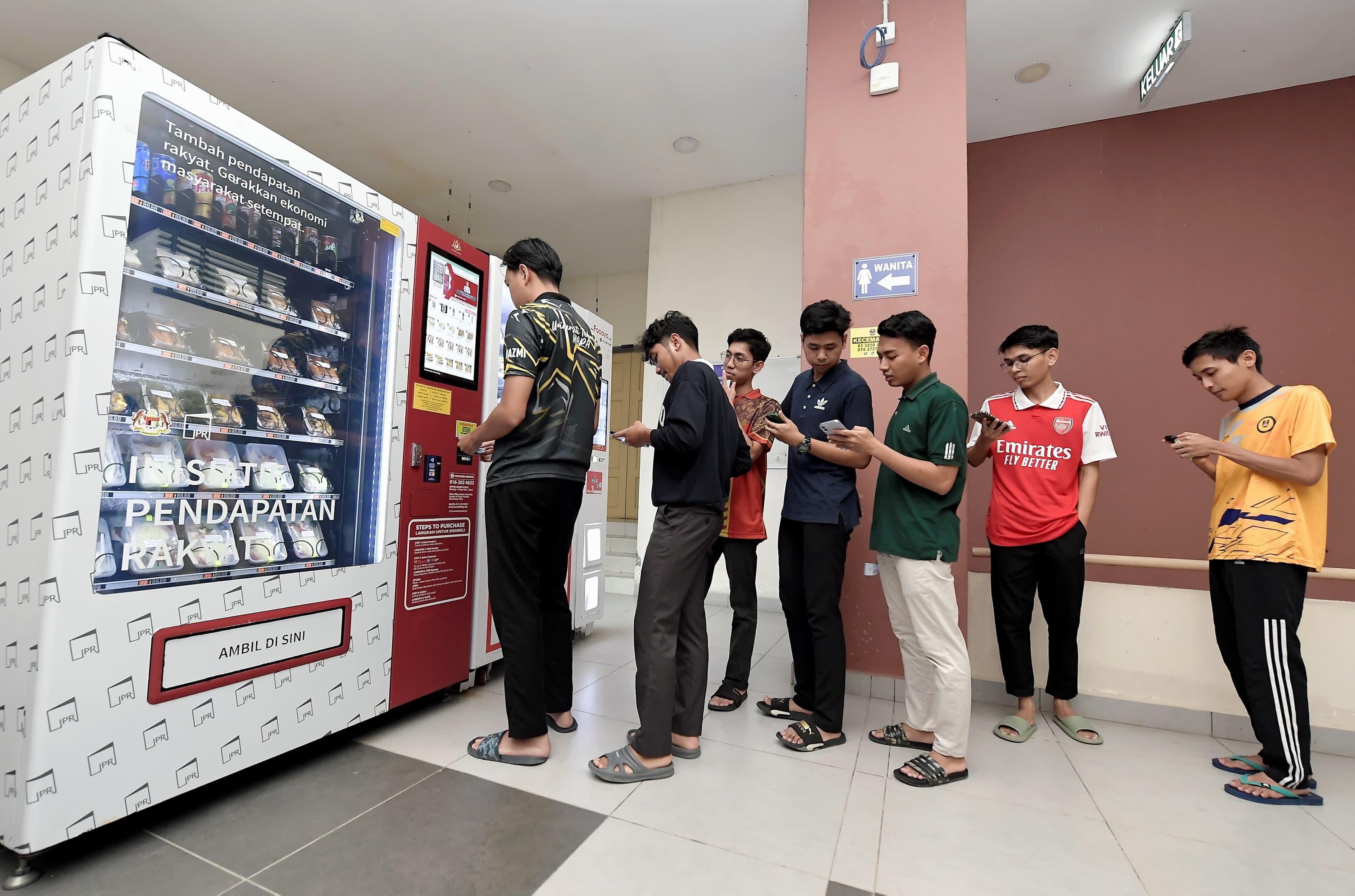 Tuah sertai program IPR, peniaga nasi kukus raih jualan RM14,000 sebulan