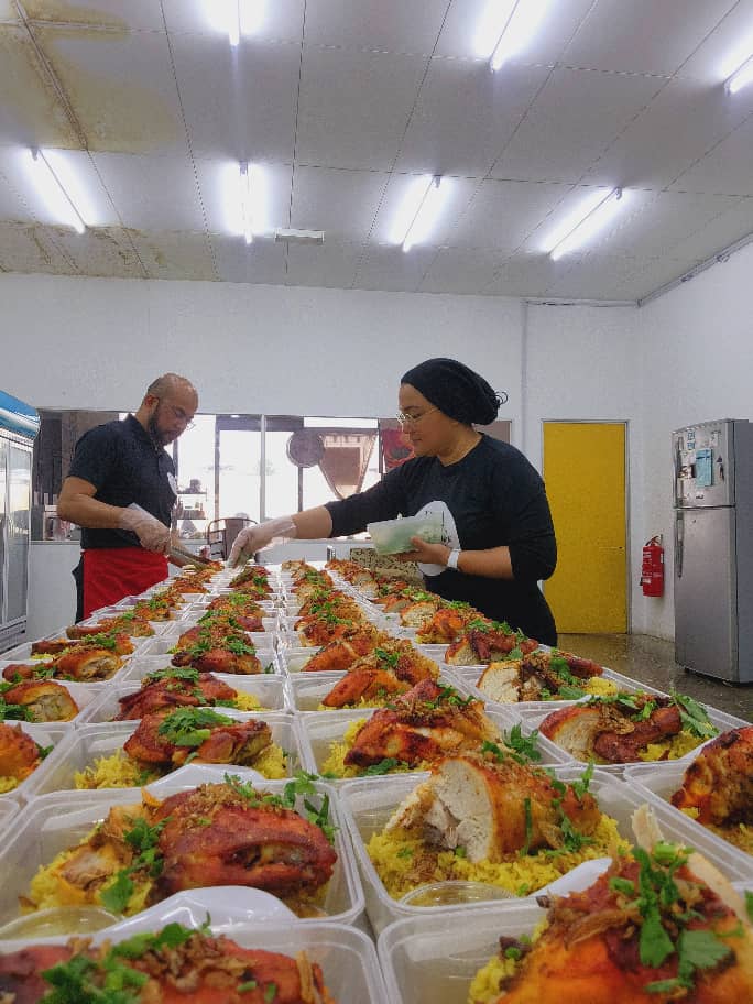 Korban kerjaya demi anak, bekas peguam 'masuk dapur' cari rezeki