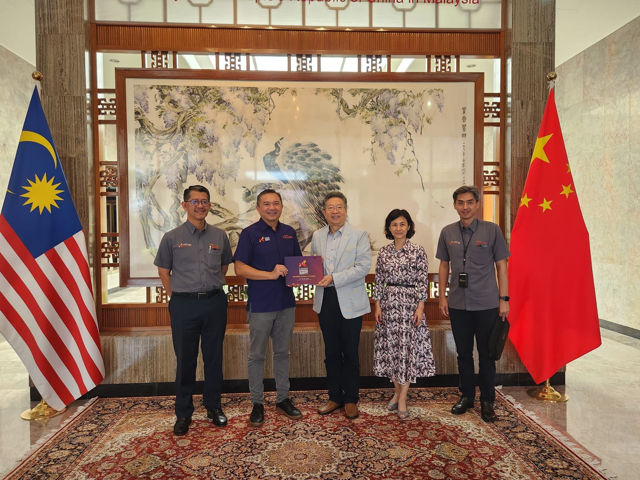 黄思汉拜会中国驻马经商处  邀中资参与雪国际商务峰会