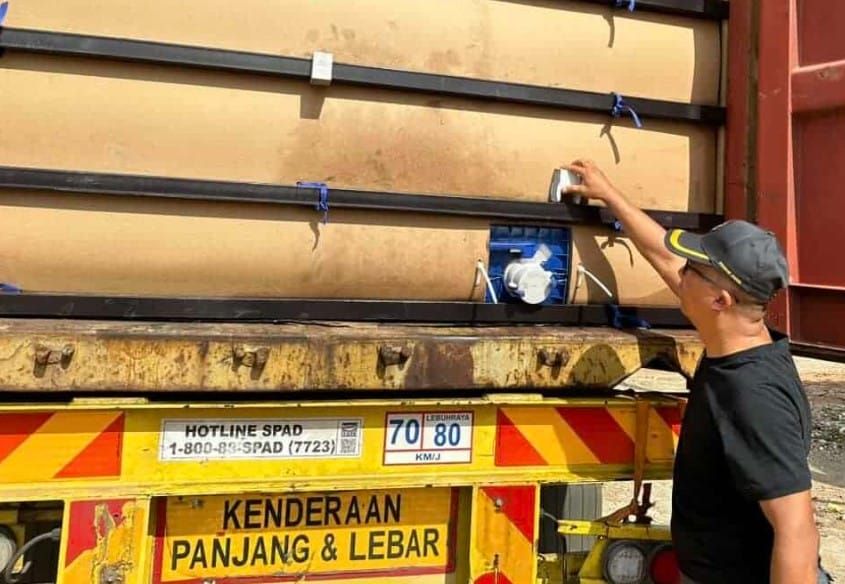 柴油灌入货柜罗里液袋  4本地男涉走私被捕